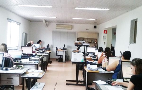 Caninde_escritorio-600x380